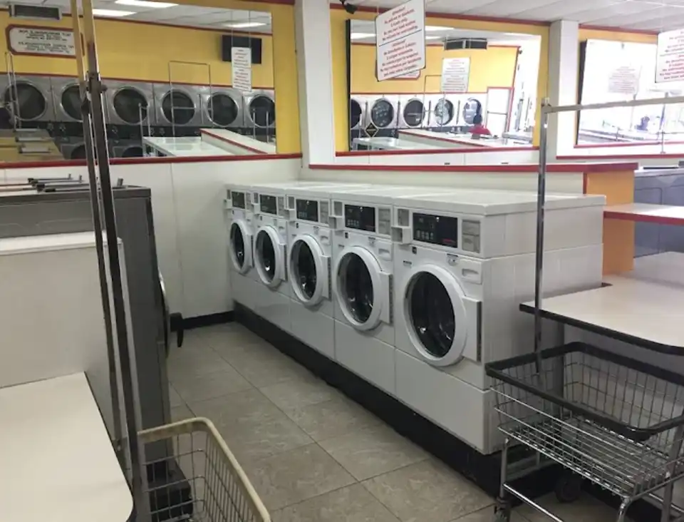 5808 Riverside Dr, Chino Washers