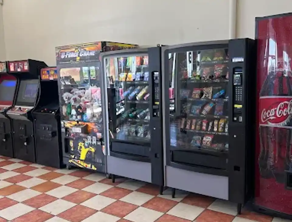 552 W Foothill Blvd, Rialto Vending