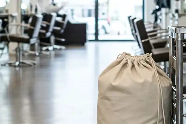 Commercial Delivery In A Salon 1920X650