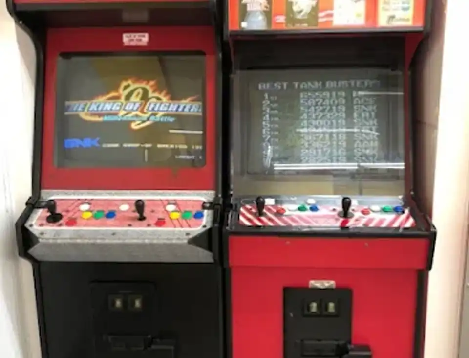 5565 Mission Blvd, Riverside Arcade