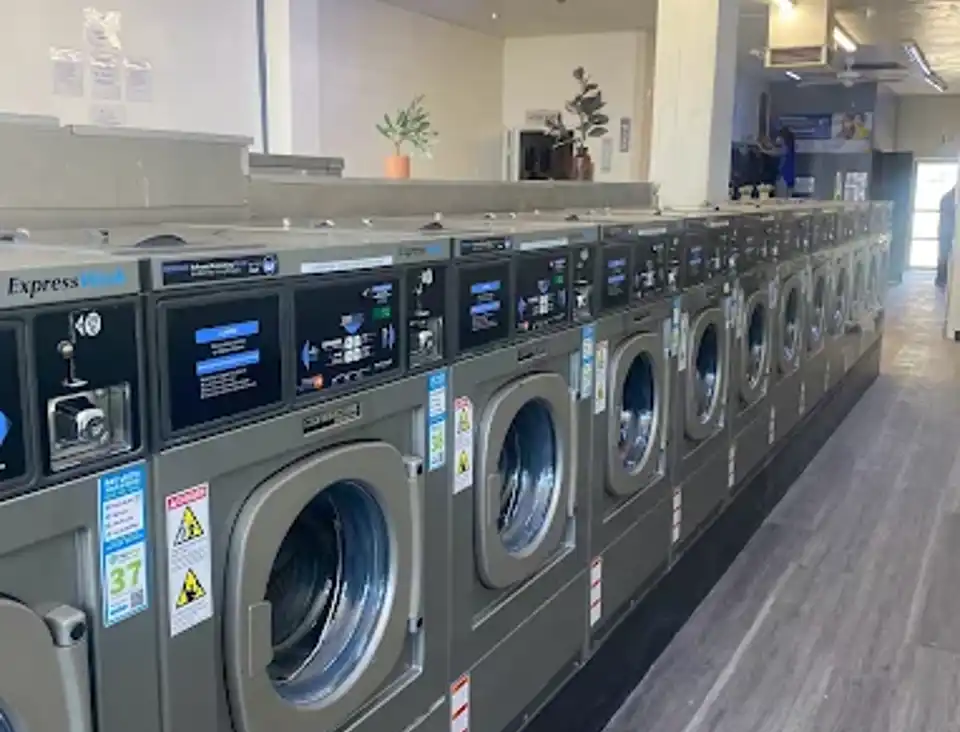 17660 San Bernardino Ave, Fontana Washers