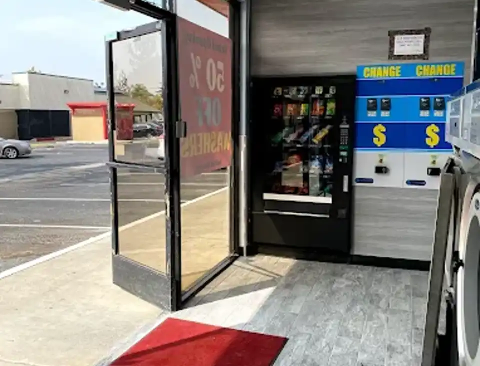 755 E Foothill Blvd, Rialto Entrance